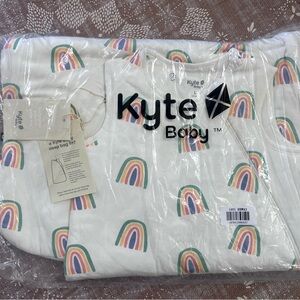 New with tags Kyte Baby sleep bag 1.0 TOG size Large rainbow print